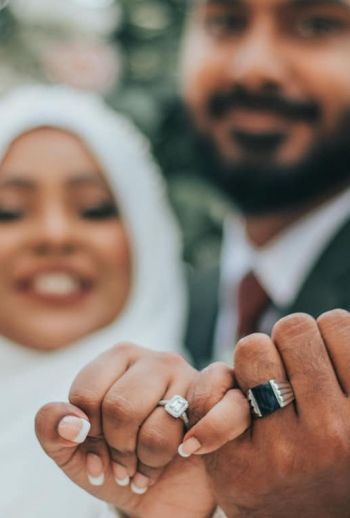 Do Omani couples have the right to apply for mass wedding UAE